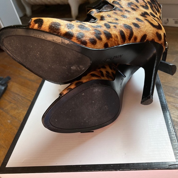 Cheetah print lace up women’s heels. - Picture 4 of 6